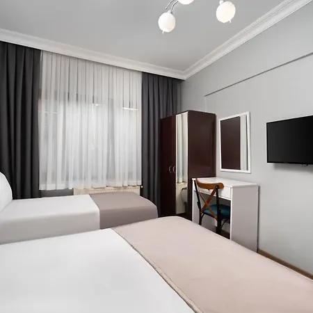 Galley Port Hotel